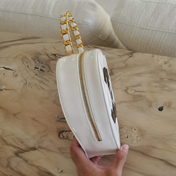 Chanel Vintage Heart Bag 1990's - Picture 5 of 11